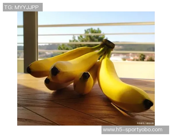 科林斯提醒球迷注意饮食健康多吃香蕉补充纤维营养