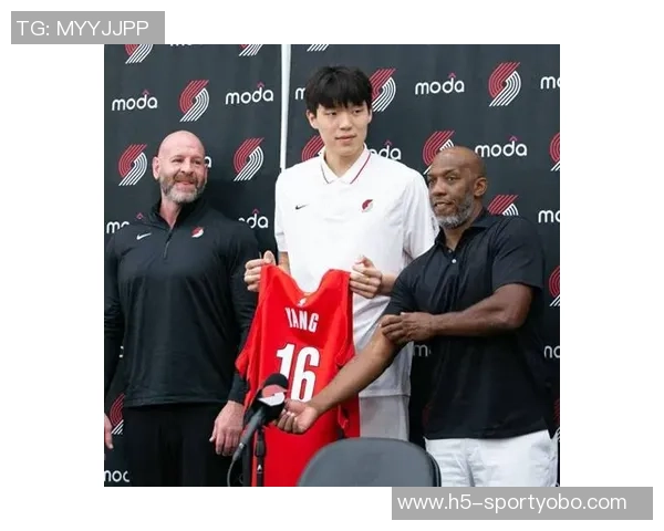 克林根闪耀全场砍下20分15板开拓者迎来自阿德后首位二年级新星